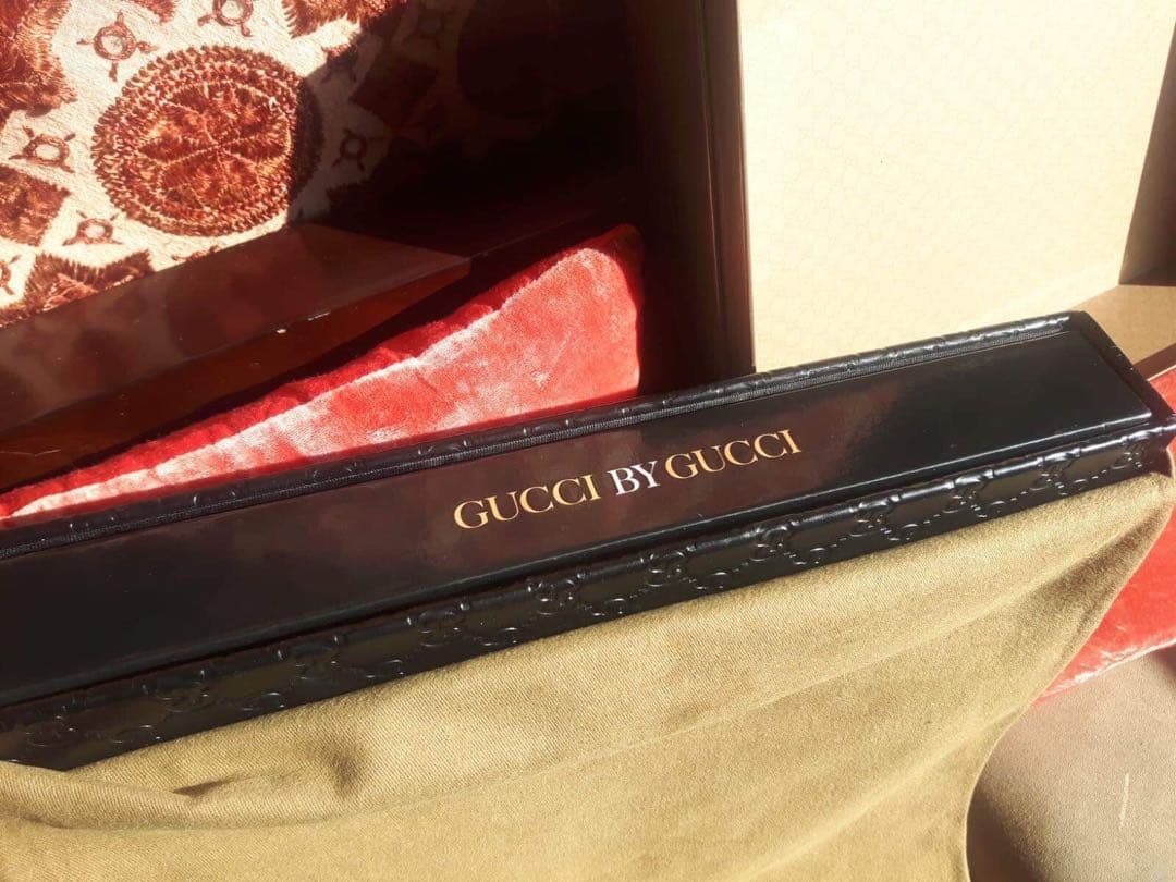 アート・デザイン・音楽 Book of Gucci by Gucci Limited Edition