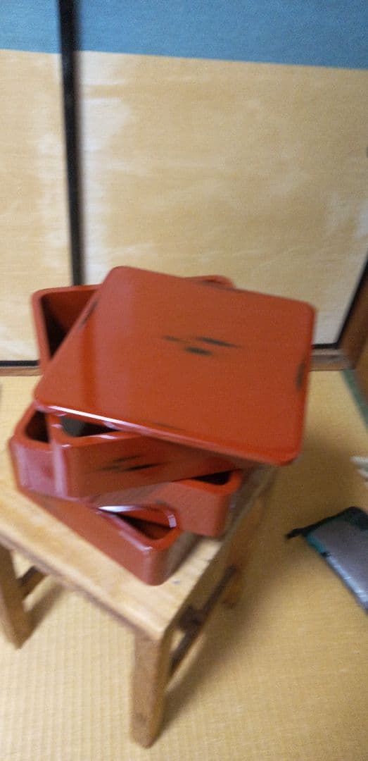 根来塗　赤色漆器製3段重箱(1段22×22×7cmです)