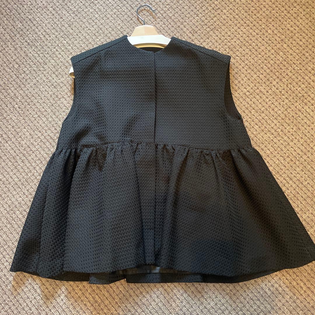 ella selectshop エラ　ドビークロスフリルジレ　ブラック　ペムラム