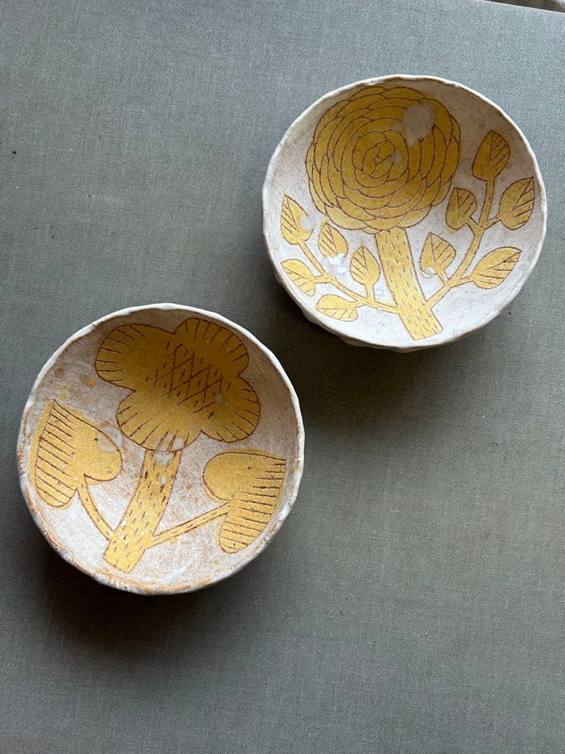 鹿児島睦　小皿　① 黄　花