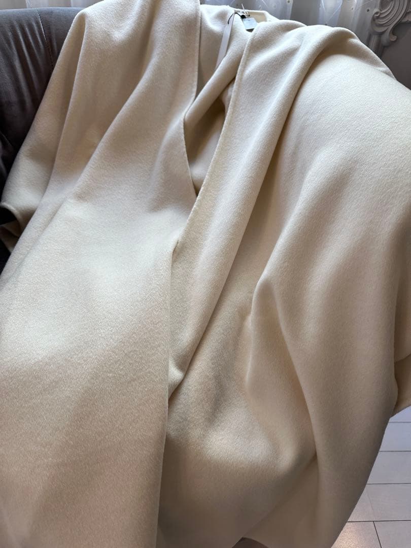 R*a様 【新品タグ付き】中村江里子さん着用ロングポンチョ