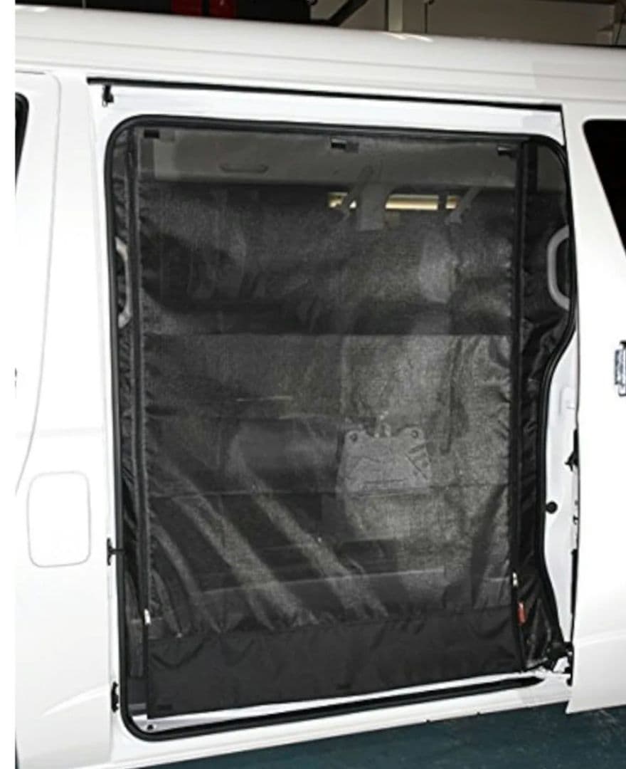 UI Vehicle ハイエース200 防虫ネット