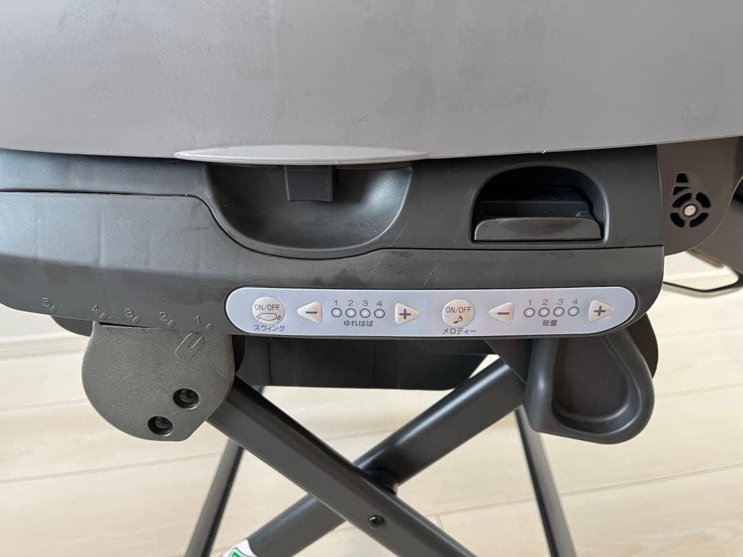 【ほぼ新品】コンビ ホワイトレーベル ネムリラ AUTO SWING