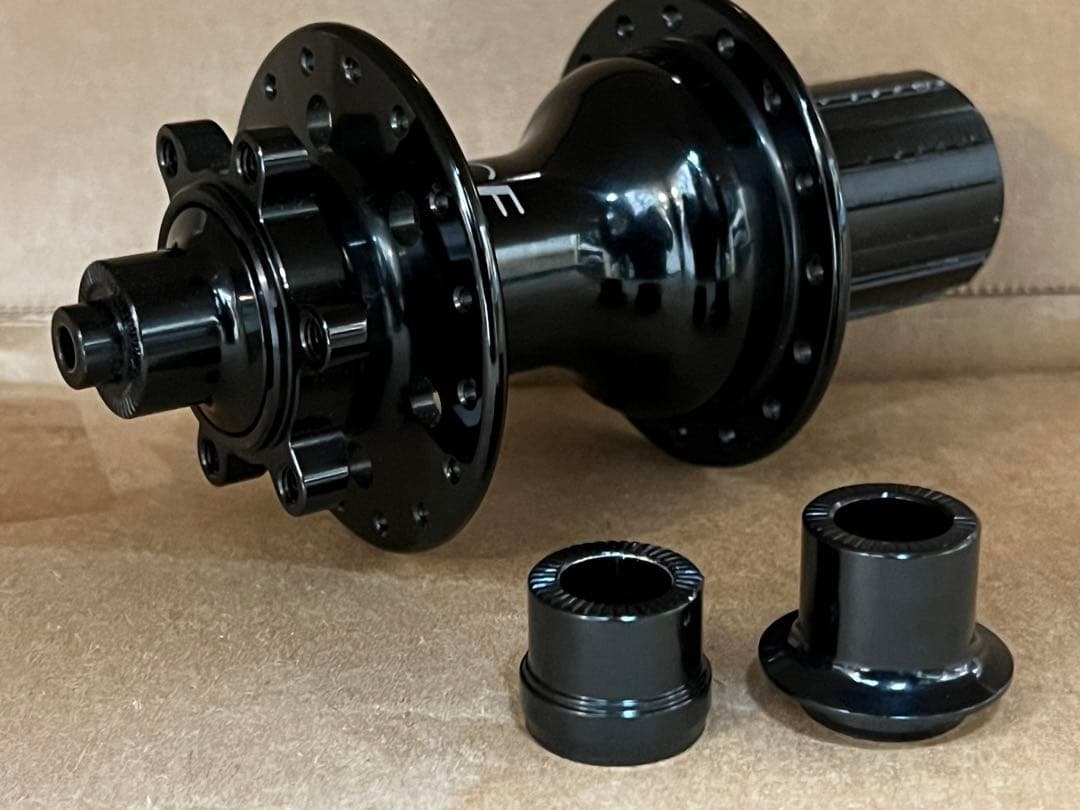 VELO ORANGE Disc ハブ Blackリア