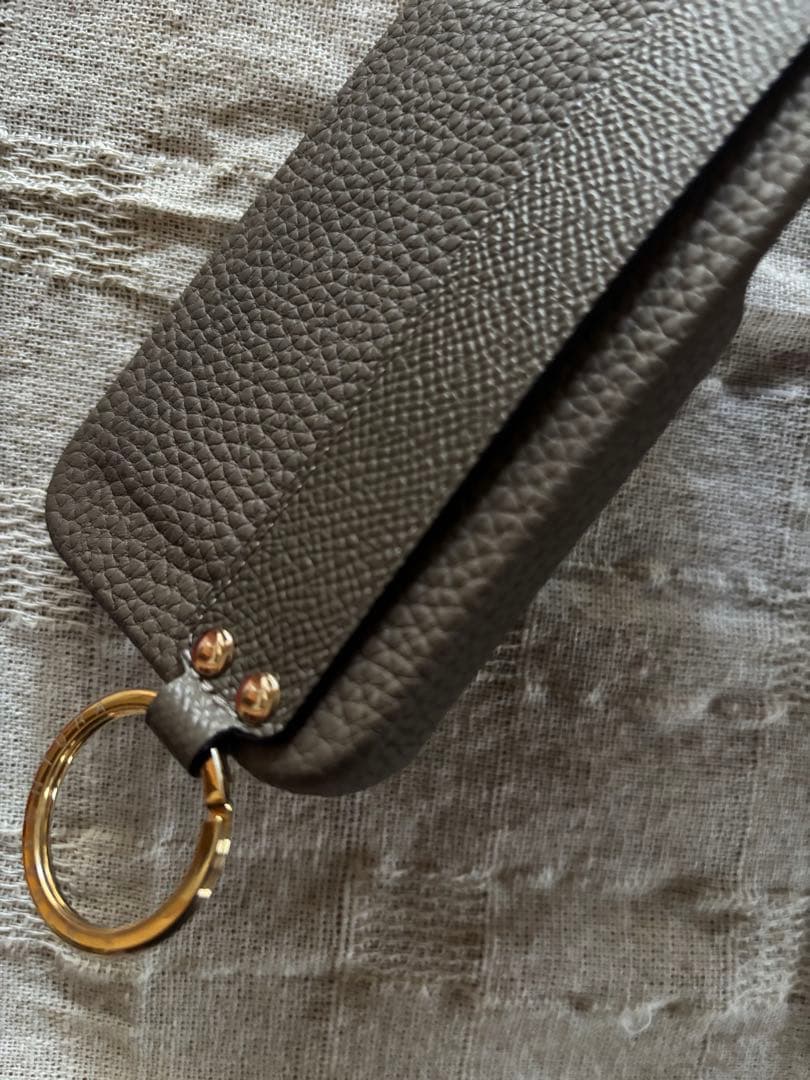 ボナベンチュラ　ハンドル付き バックカバーケース　シュリンクレザー エトープ