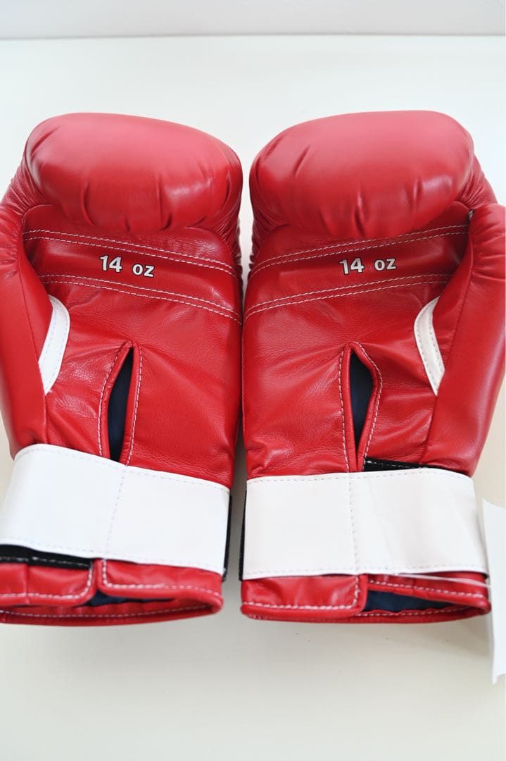 新品未使用　Winning 14オンスボクシンググローブ レッド