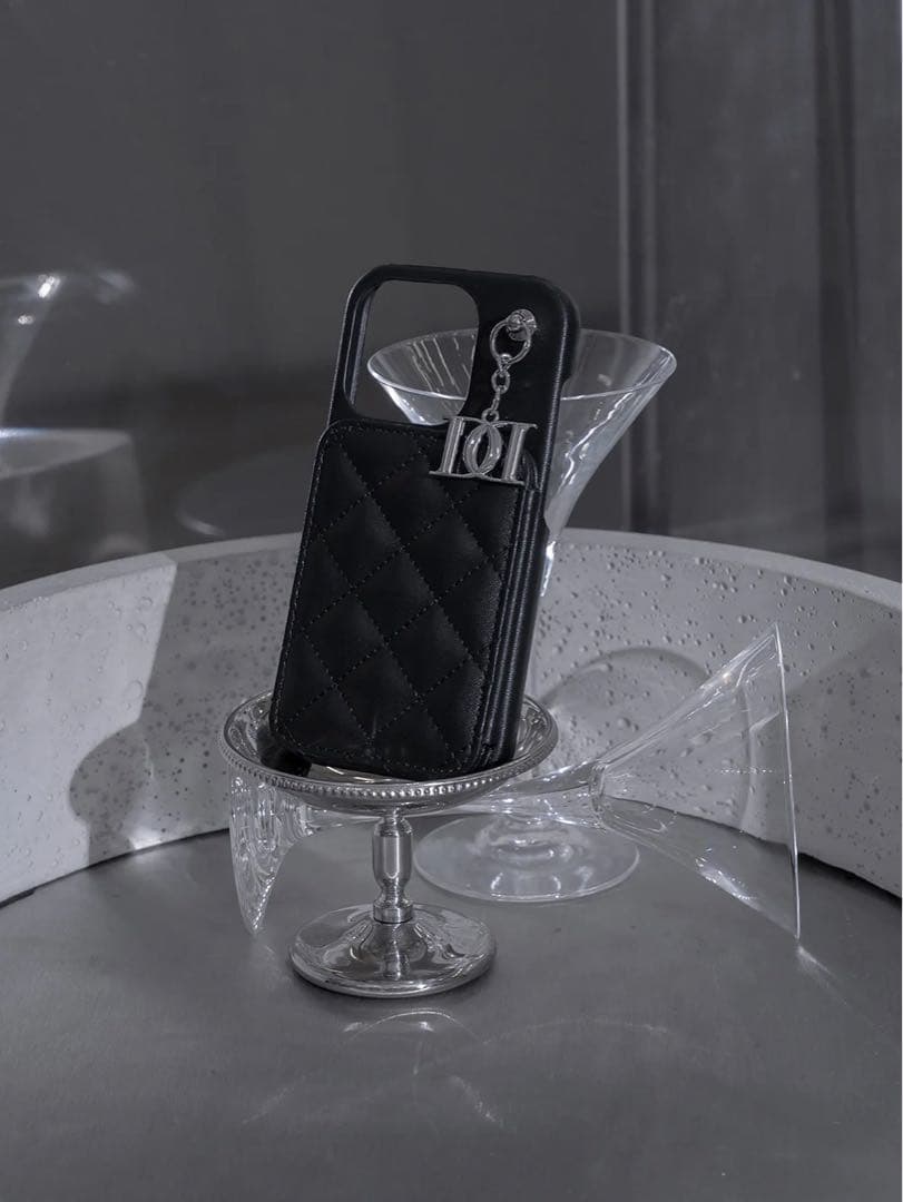 新品 キルティングミラーDDチャームiPhoneケース 17pro ブラック