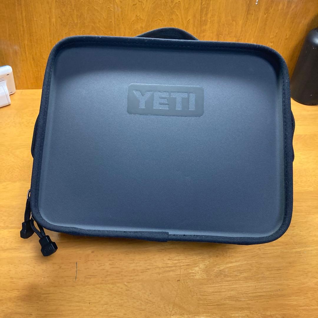YETI(イエティ) デイトリップランチボックス　ブラック　1回使用したのみ