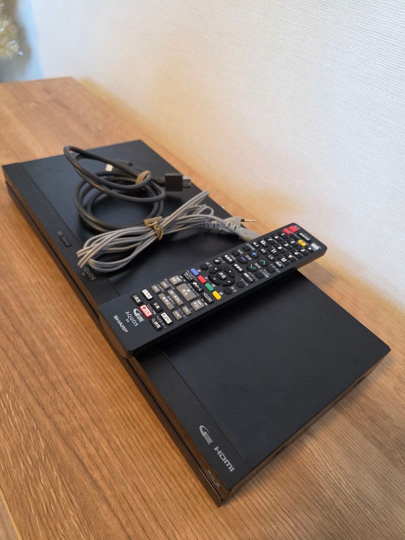 【送料込み】【キレイです】　シャープ　AQUOS ブルーレイ　2B-C05BW1