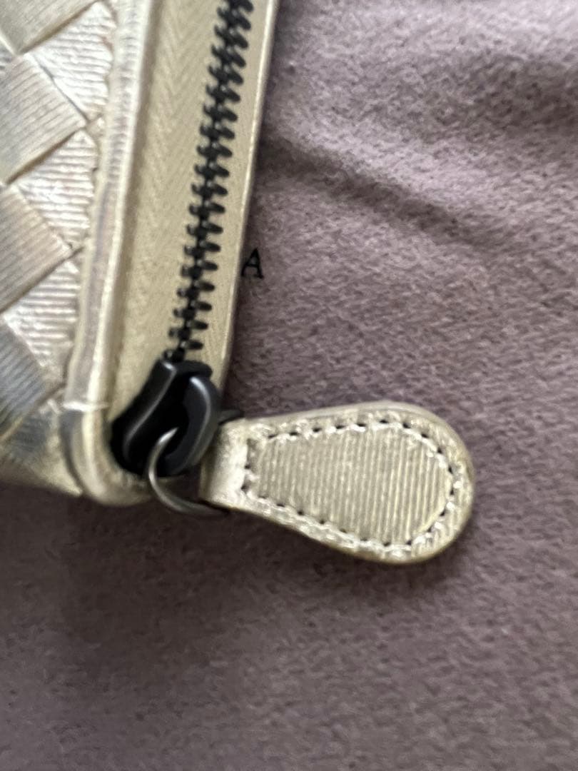 Bottega Veneta 幸運のゴールド長財布