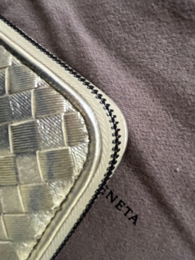 Bottega Veneta 幸運のゴールド長財布