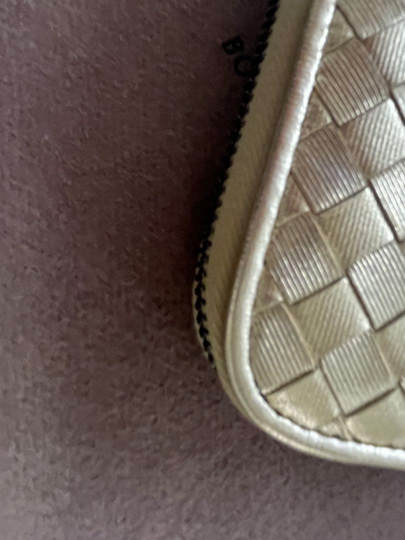 Bottega Veneta 幸運のゴールド長財布