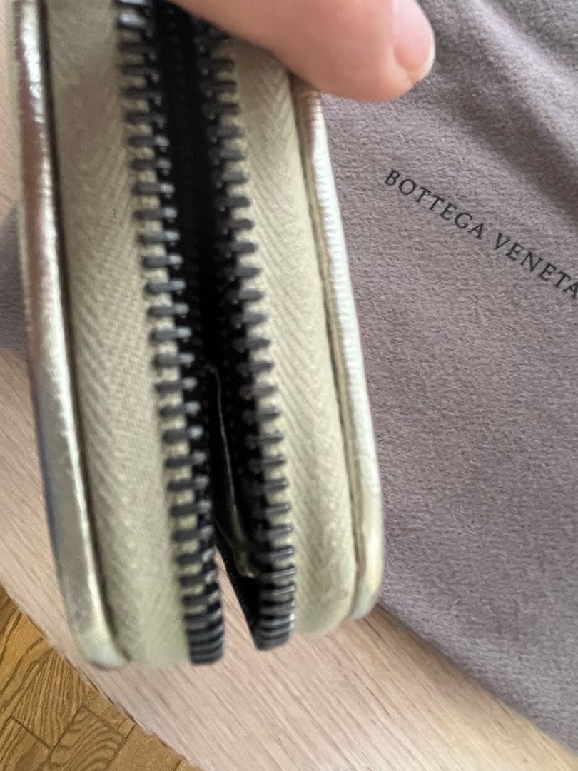 Bottega Veneta 幸運のゴールド長財布