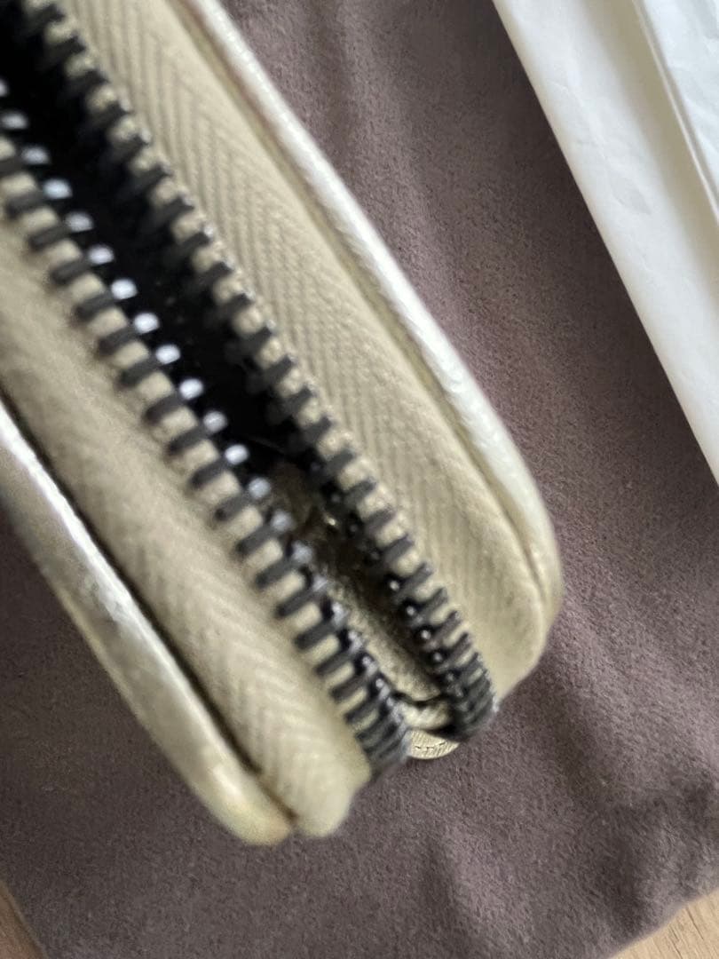 Bottega Veneta 幸運のゴールド長財布