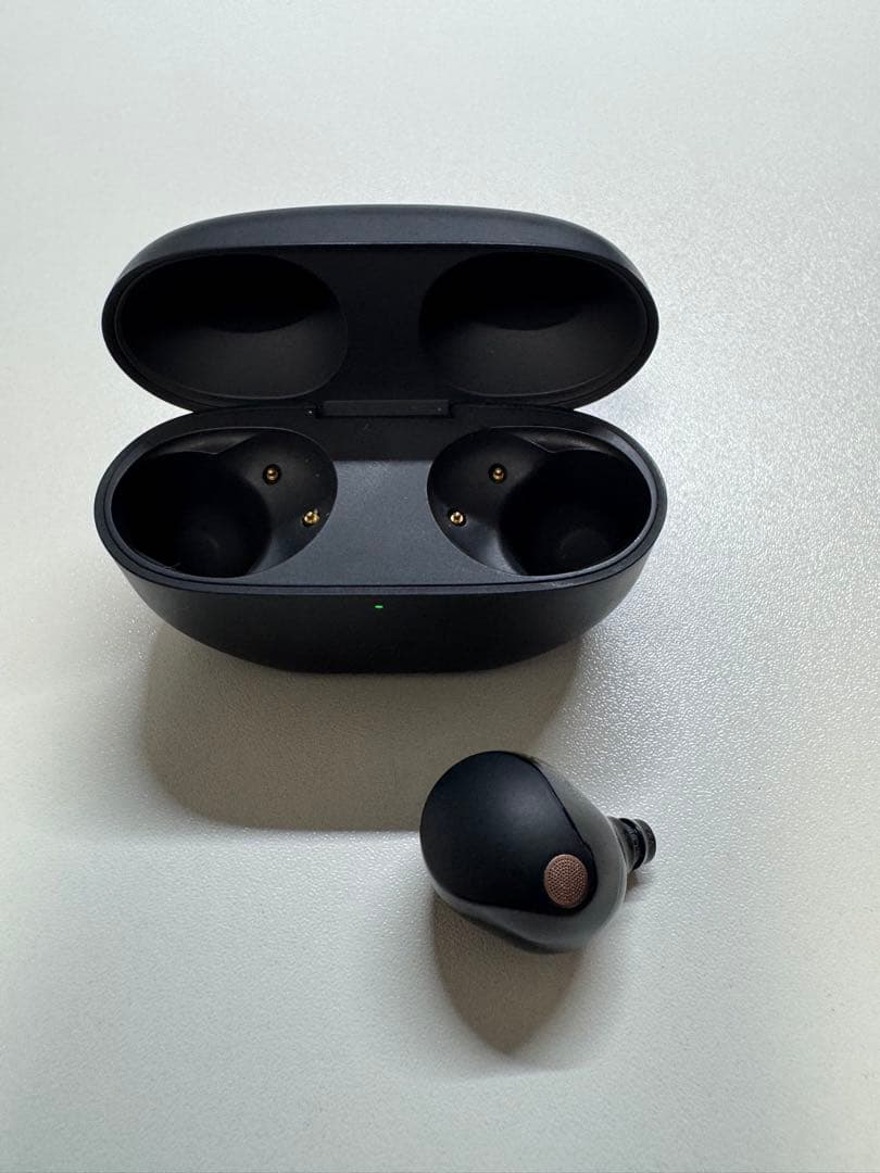 中古　wf-1000xm5 ケース　右耳のみ　バージョン4.0.2