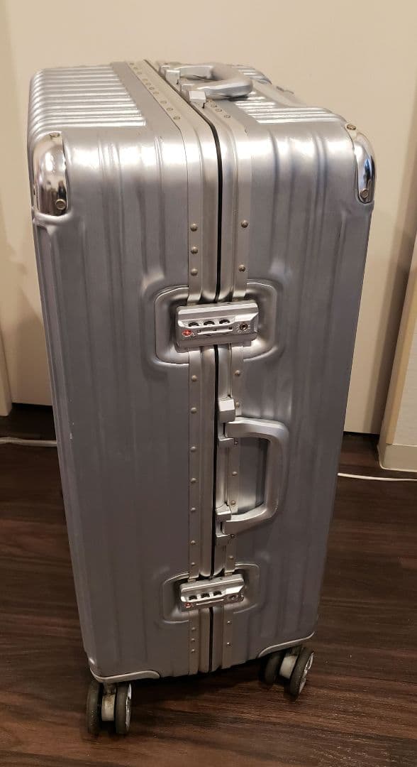 TRIDENT　TSAロック付　ダイヤル式　キャリーケース　スーツケース　92㍑