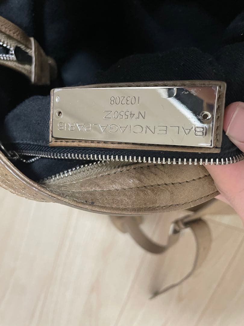 正規品　balenciaga シティ　ショルダーバッグ　ベージュ　city