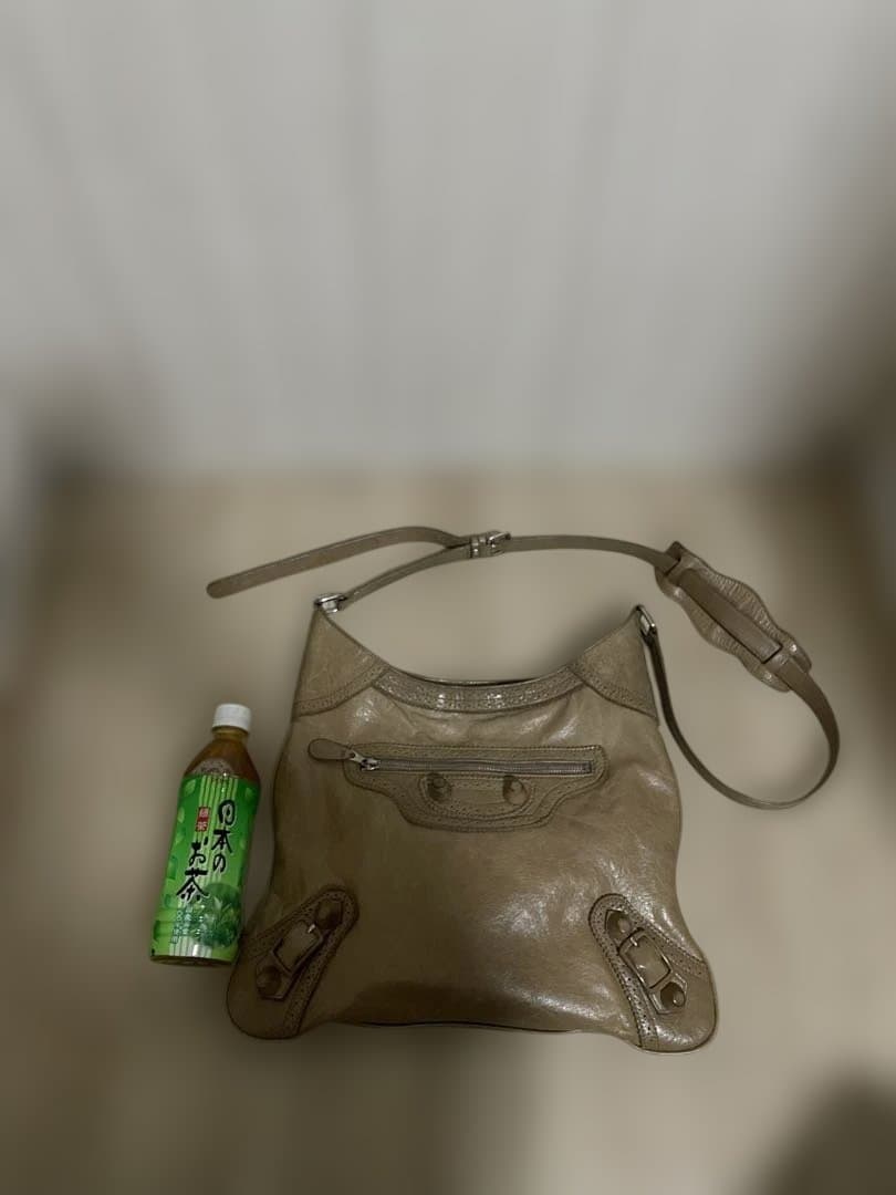 正規品　balenciaga シティ　ショルダーバッグ　ベージュ　city