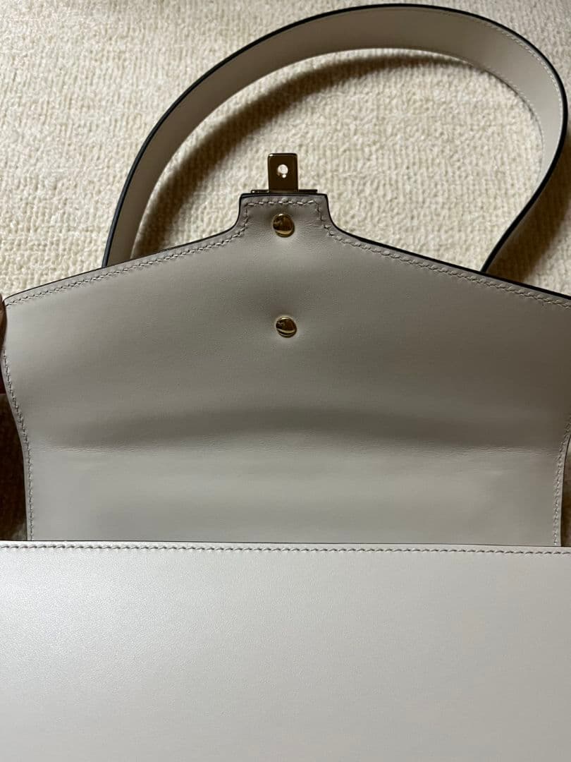 GUCCI グッチ シルヴィ ショルダーバック 421882