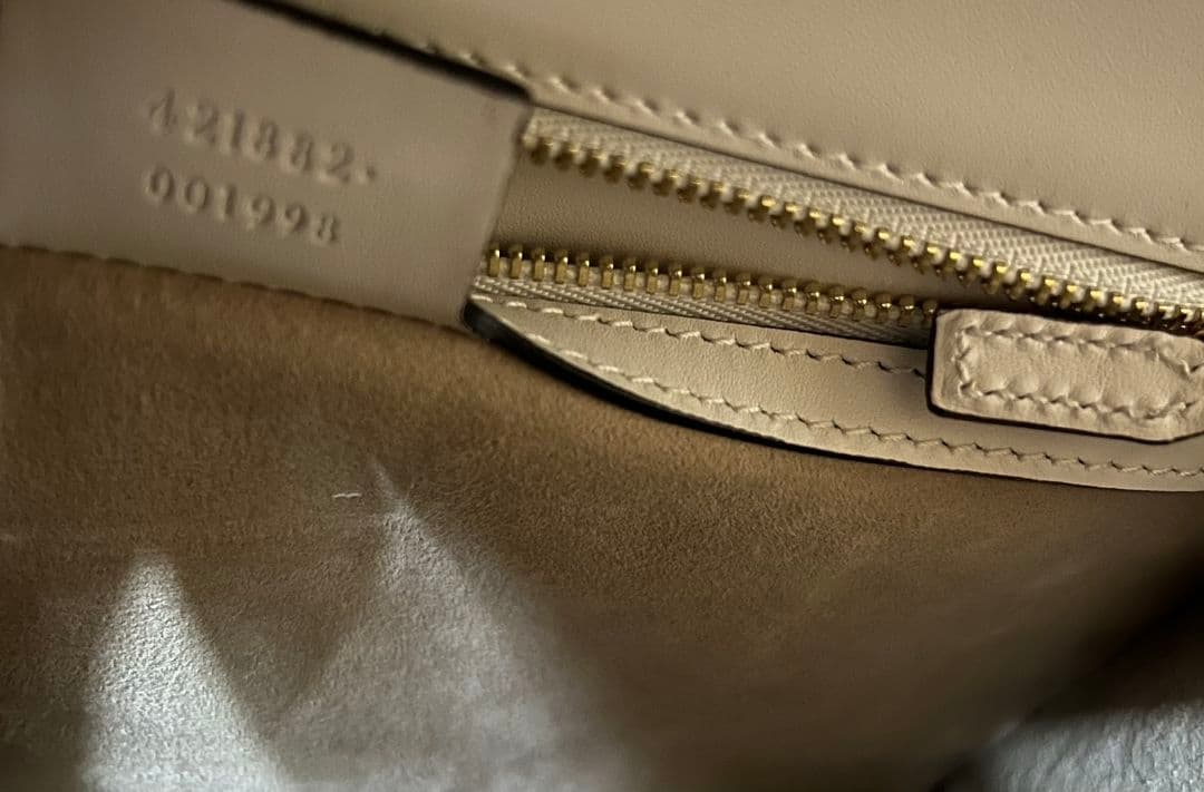 GUCCI グッチ シルヴィ ショルダーバック 421882