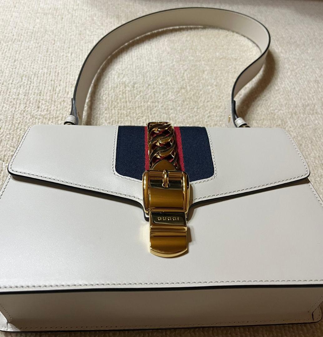 GUCCI グッチ シルヴィ ショルダーバック 421882