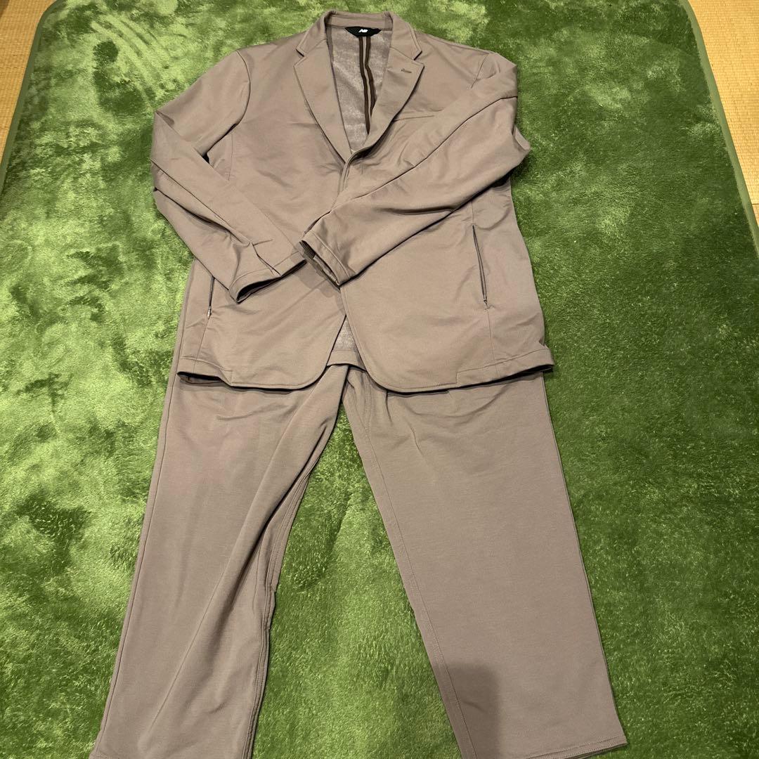 NEW BALANCE MET24 スーツセットアップ