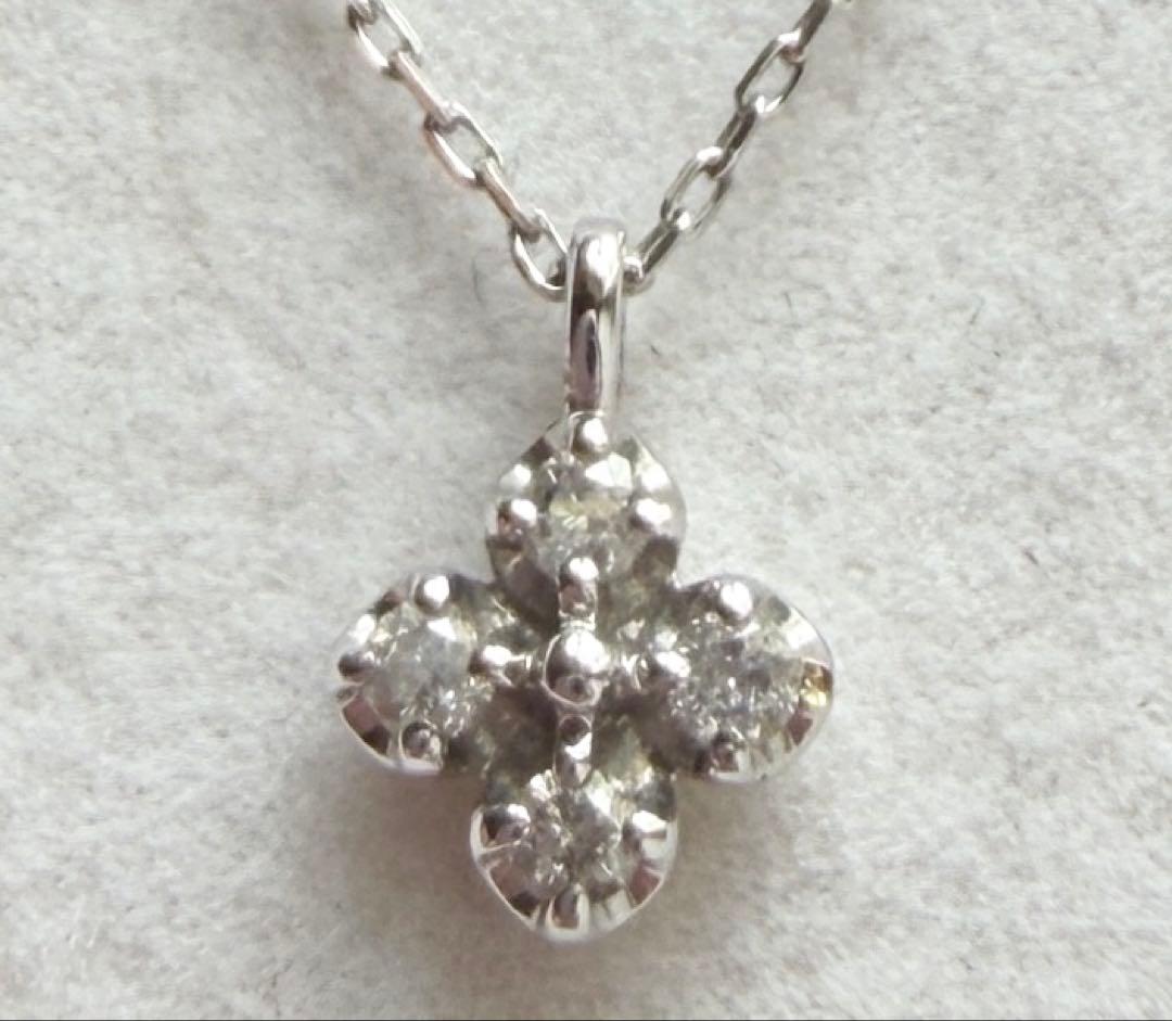 カナル4°C K10フラワーモチーフ　ホワイトゴールドネックレス　花