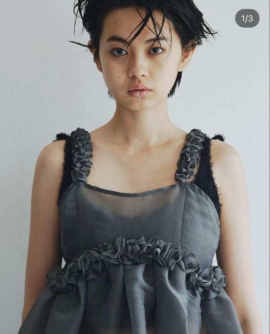 年末SALE！美品Bibiy ブラック ペプラムビスチェF