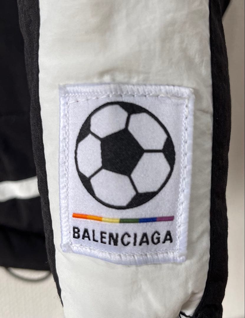 balenciaga サッカー ベンチコート 黒/白 XLサイズ