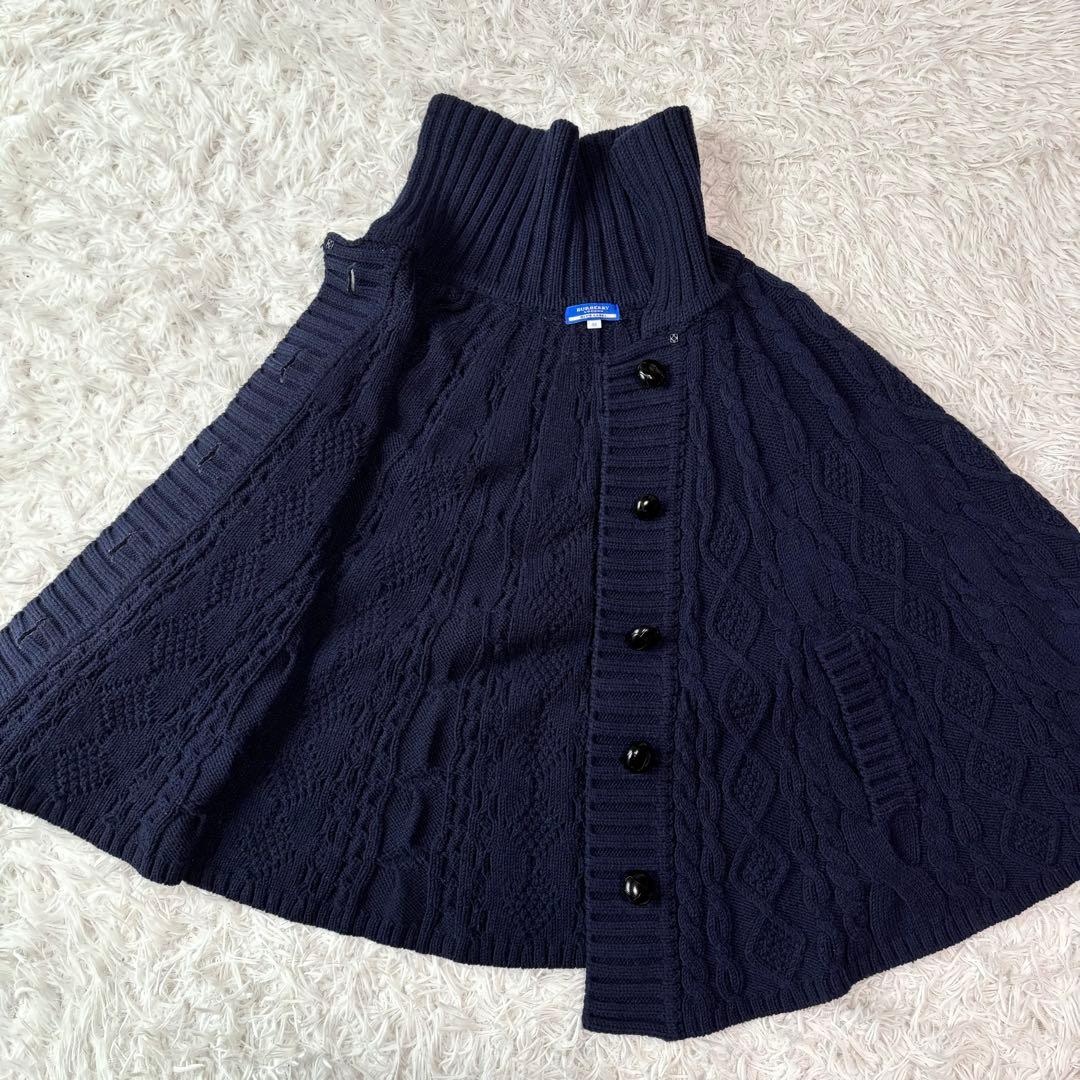 極美品✨バーバリーブルーレーベル ポンチョ ケーブルニット 胡桃ボタン ネイビー