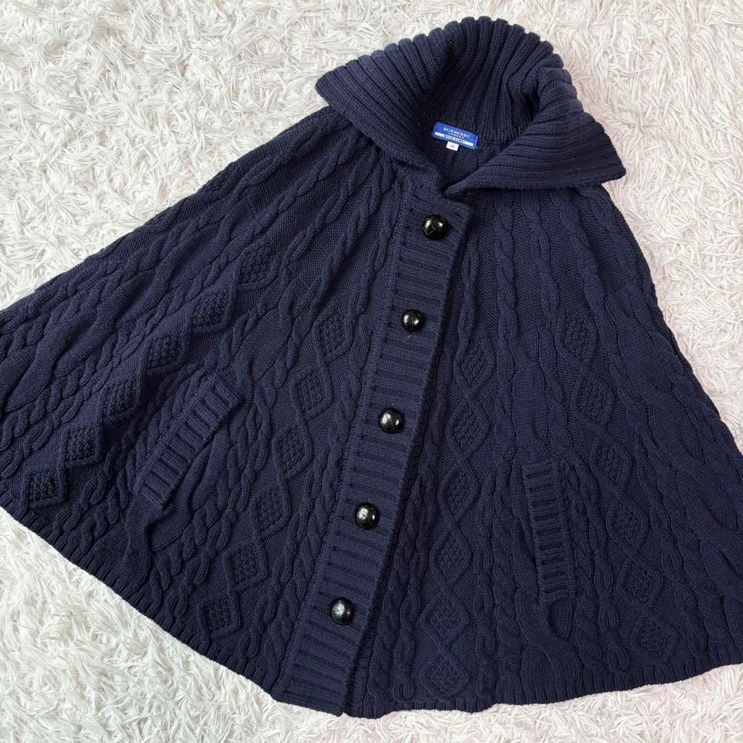 極美品✨バーバリーブルーレーベル ポンチョ ケーブルニット 胡桃ボタン ネイビー