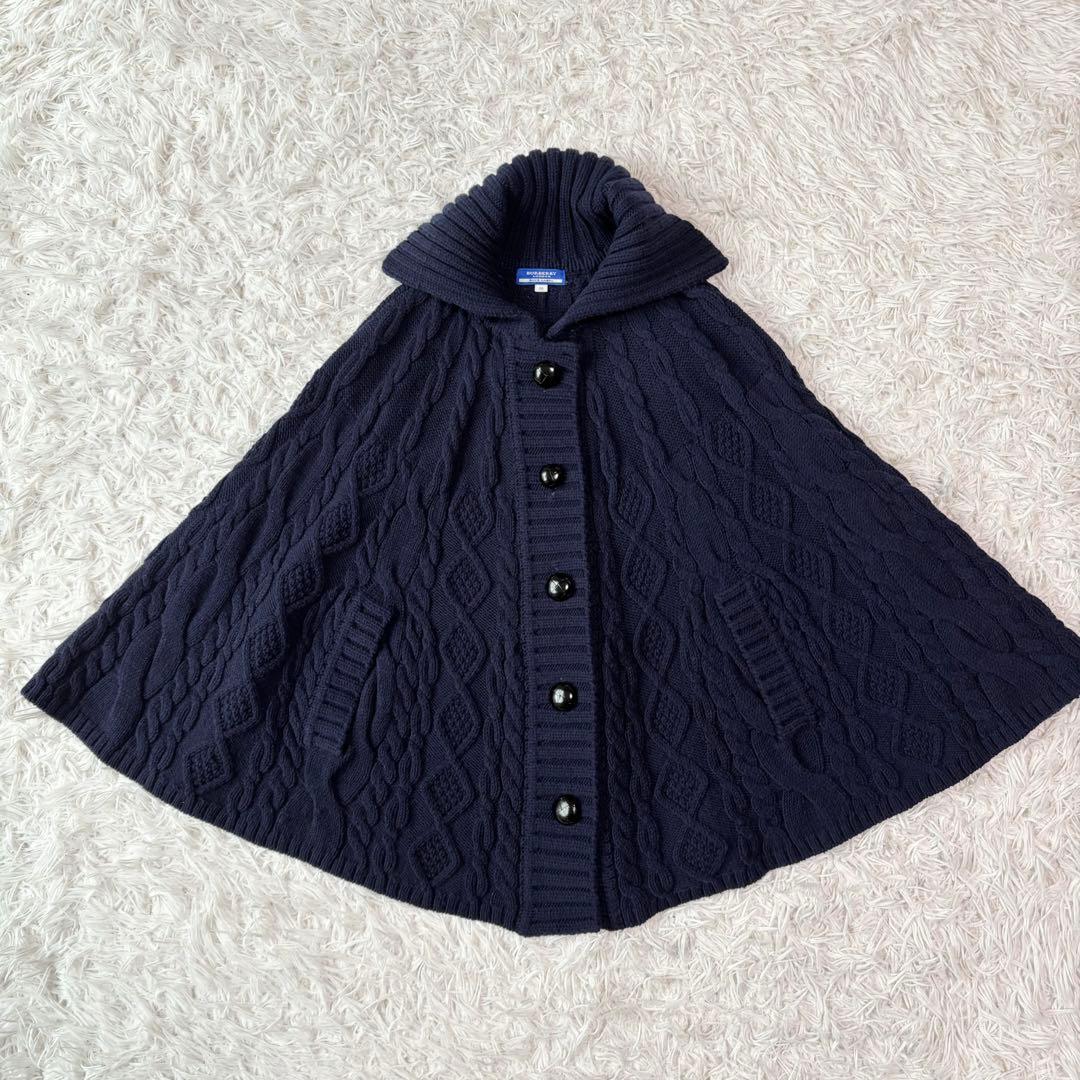 極美品✨バーバリーブルーレーベル ポンチョ ケーブルニット 胡桃ボタン ネイビー