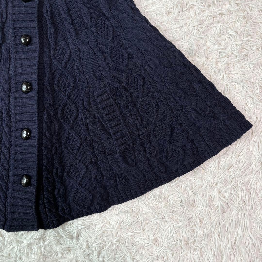 極美品✨バーバリーブルーレーベル ポンチョ ケーブルニット 胡桃ボタン ネイビー