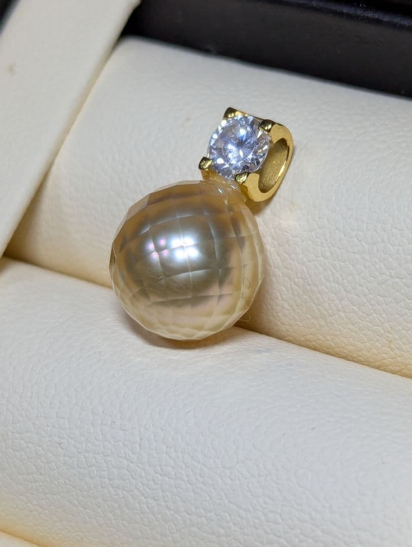 P63　切子　茶金　南洋白蝶真珠　CZダイヤ　SV ペンダントトップ