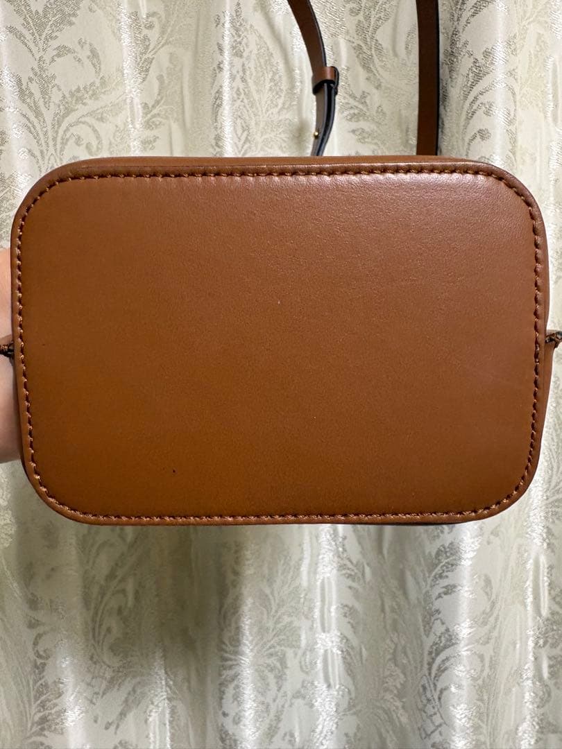 し*み様 【美品】ヴァレンティノ　ショルダーバッグ