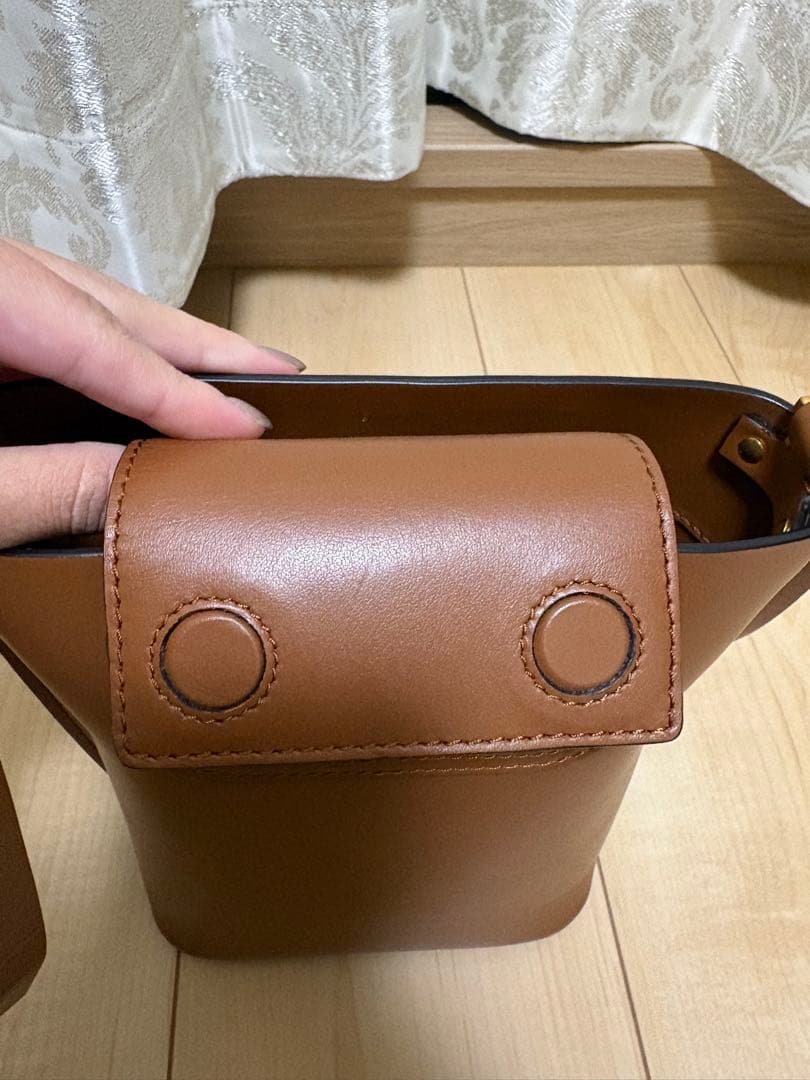 し*み様 【美品】ヴァレンティノ　ショルダーバッグ