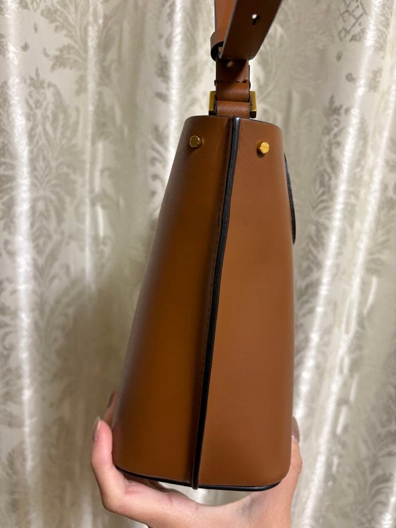 し*み様 【美品】ヴァレンティノ　ショルダーバッグ