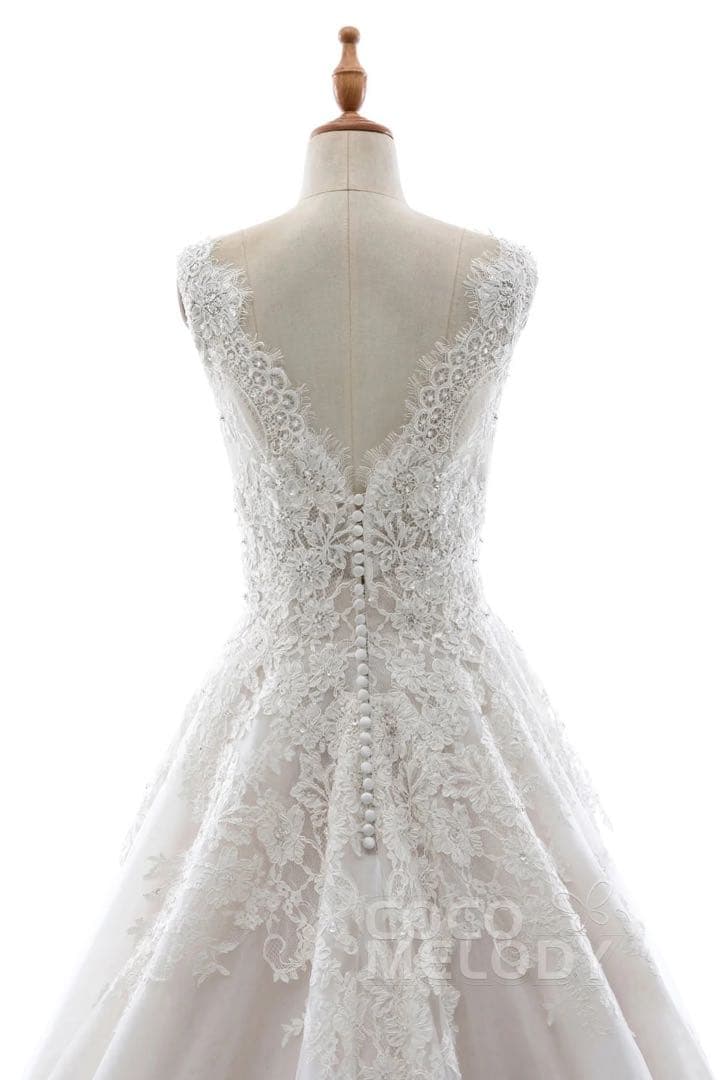 ココメロディ チュール レース ビジュー Vネック ウェディングドレス 9号
