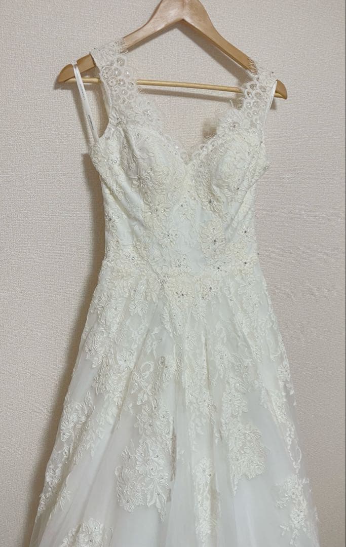 ココメロディ チュール レース ビジュー Vネック ウェディングドレス 9号