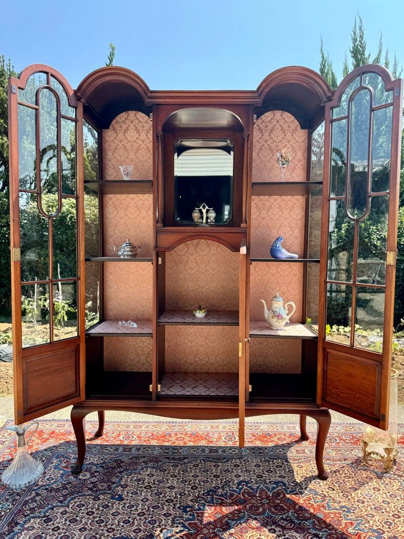 英国クラシック 高級ガラスキャビネット 美品 アンティーク調　西洋家具 飾り棚