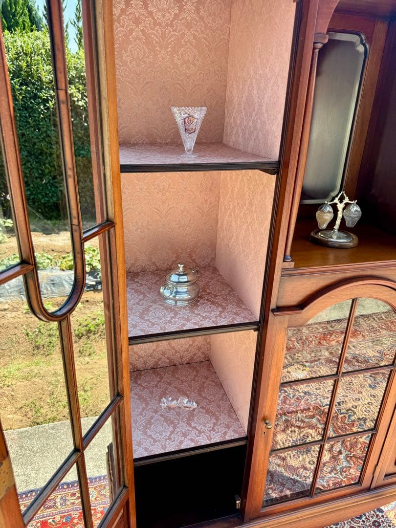 英国クラシック 高級ガラスキャビネット 美品 アンティーク調　西洋家具 飾り棚