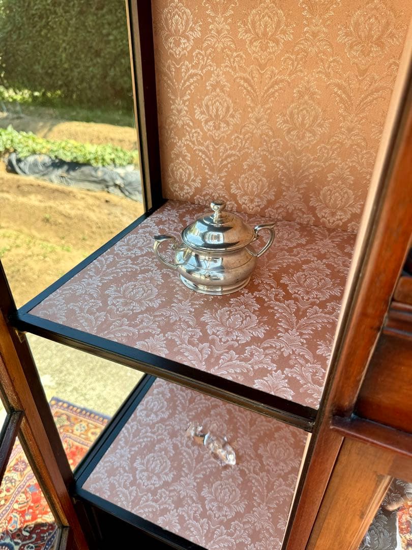 英国クラシック 高級ガラスキャビネット 美品 アンティーク調　西洋家具 飾り棚