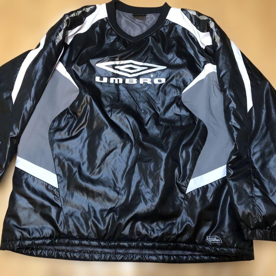 UMBRO ブラック 中綿入り（サーモライトプラス）ピステ上下