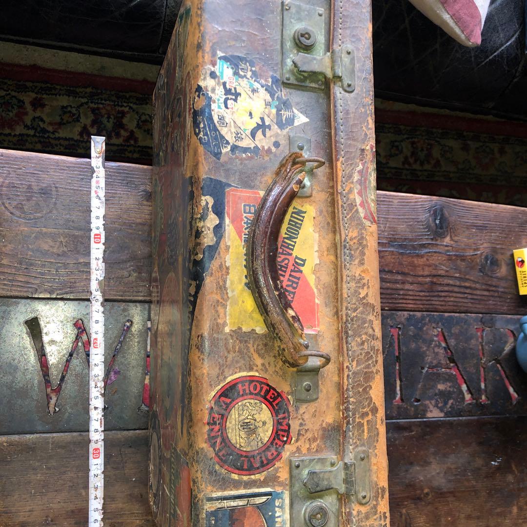 アンティーク　トランク　インテリア