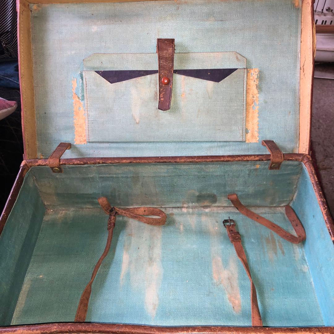 アンティーク　トランク　インテリア