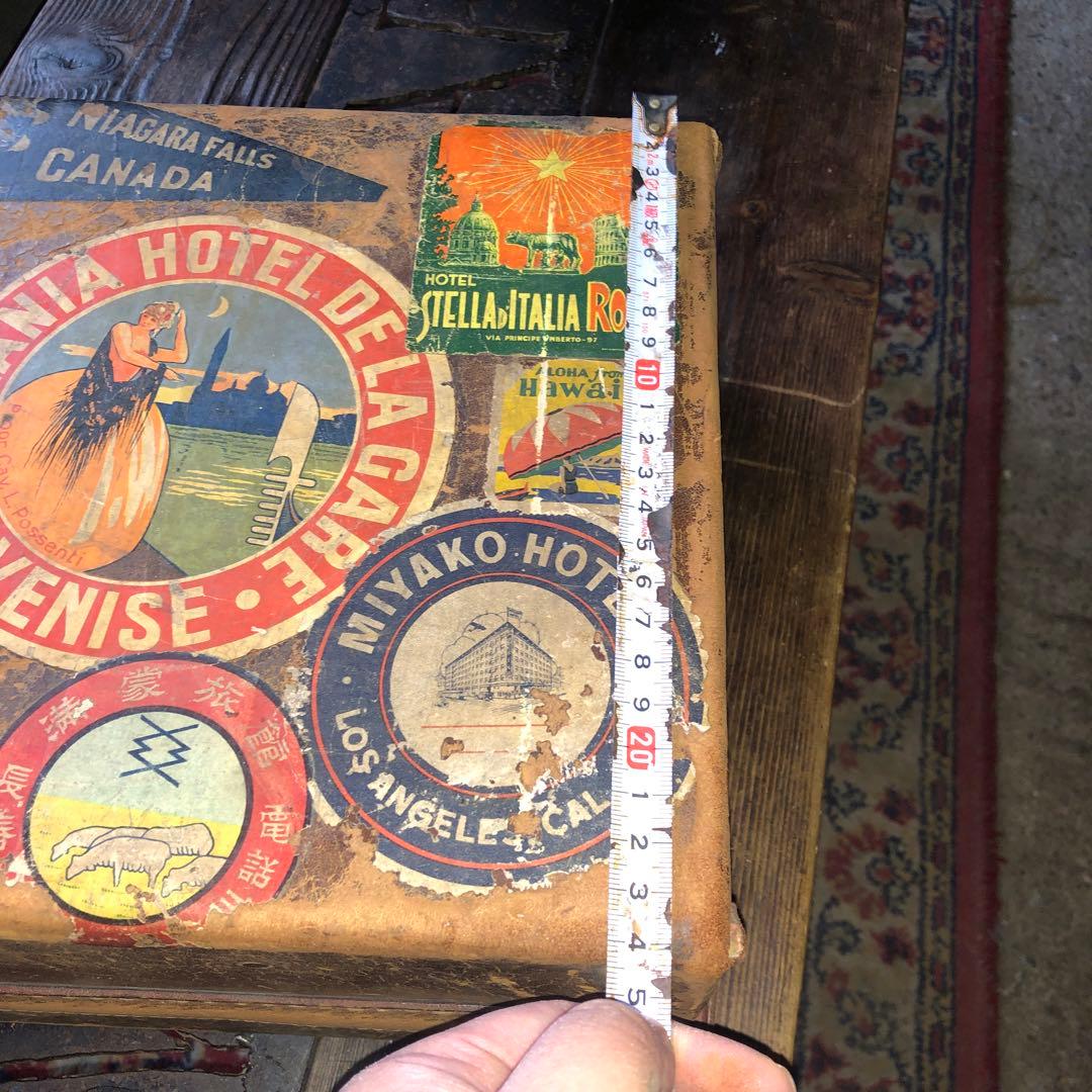 アンティーク　トランク　インテリア