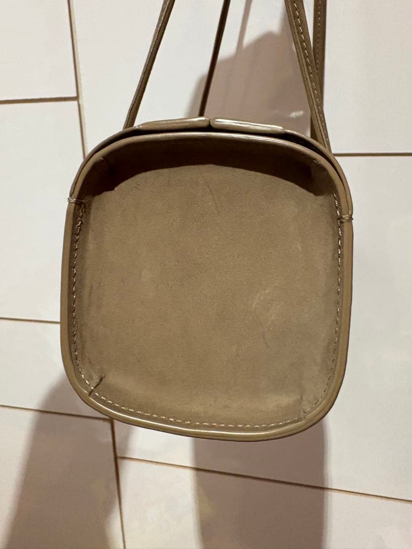 roku 6 FANE バッグ