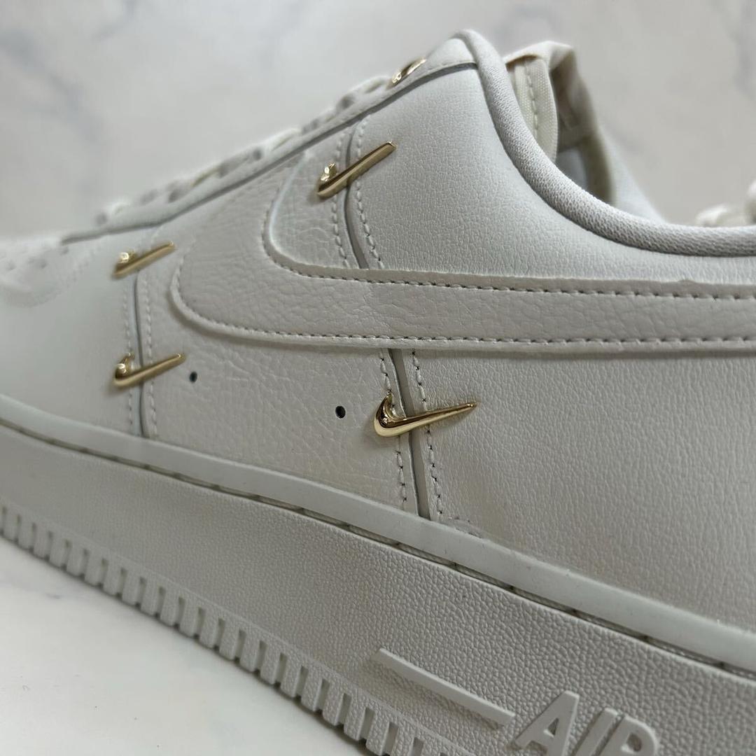 WOMEN’S AIR FORCE １ ’07 LX
