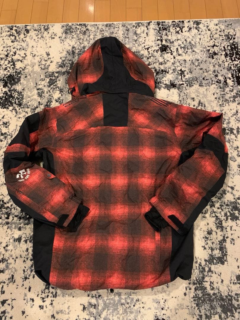 ゴールドウィン　スキーウエア上下セット　Mサイズ