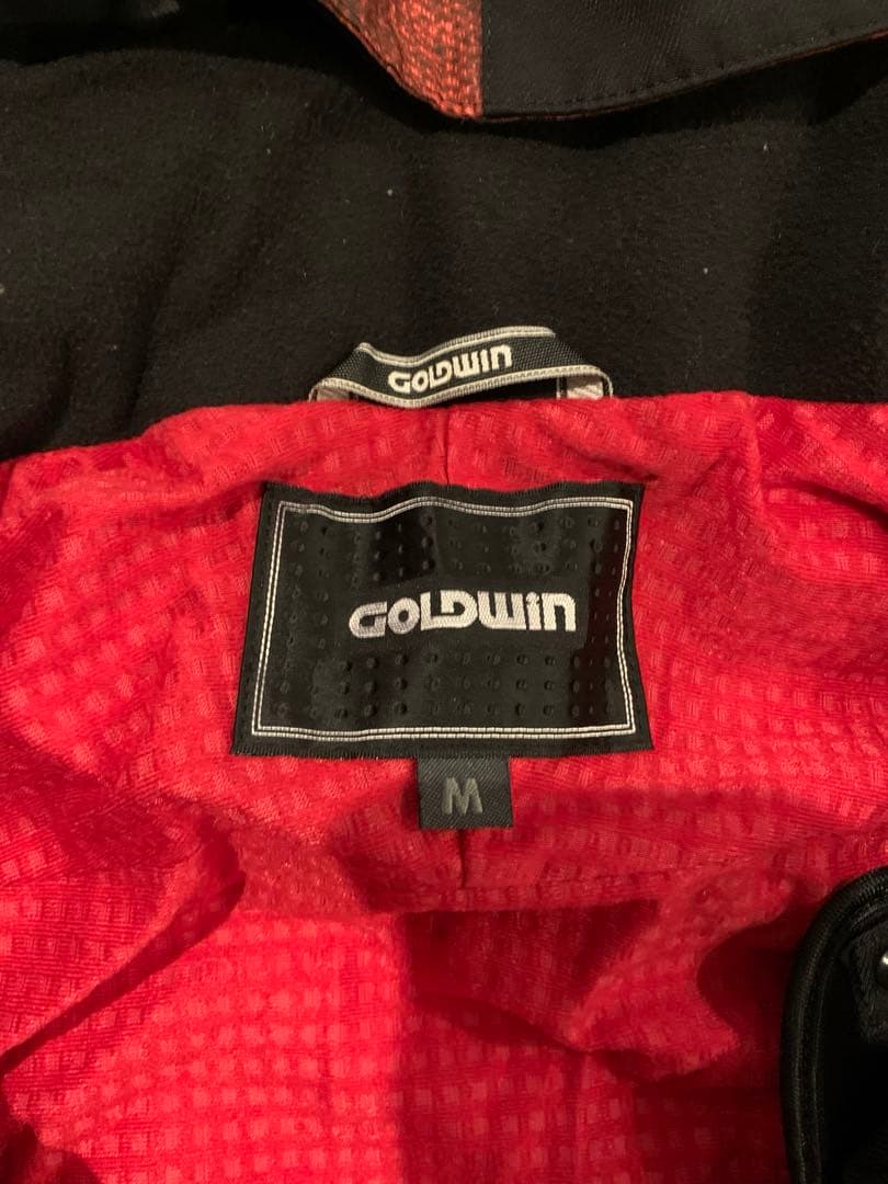 ゴールドウィン　スキーウエア上下セット　Mサイズ